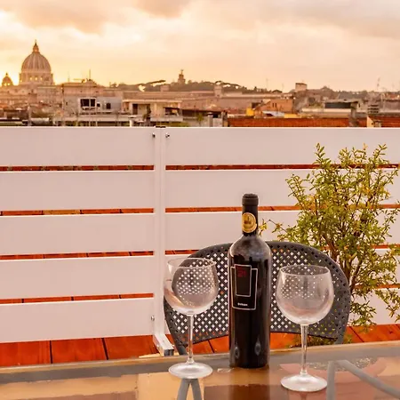 Skyline Penthouse With Private Rooftop Apartmán *