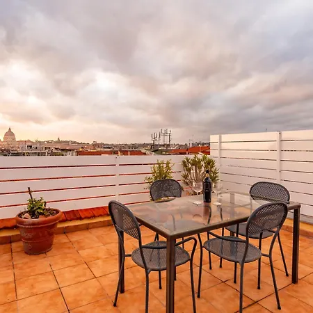Skyline Penthouse With Private Rooftop Daire