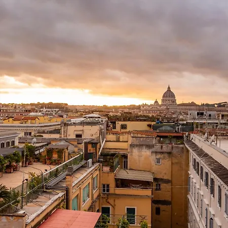 Skyline Penthouse With Private Rooftop Daire Roma