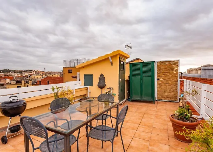 Апартаменты Skyline Penthouse With Private Rooftop *