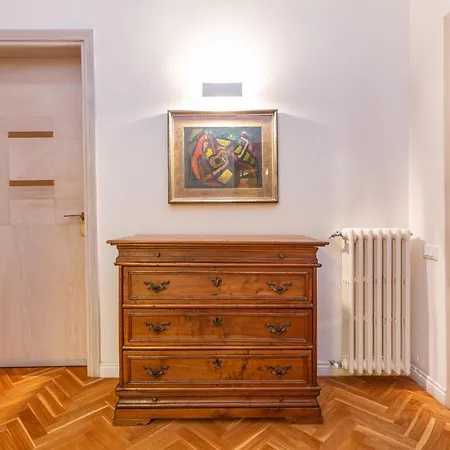 Skyline Penthouse With Private Rooftop Appartamento