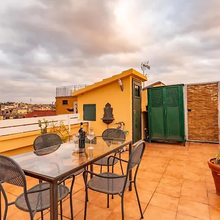 Skyline Penthouse With Private Rooftop