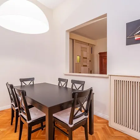 Daire Skyline Penthouse With Private Rooftop