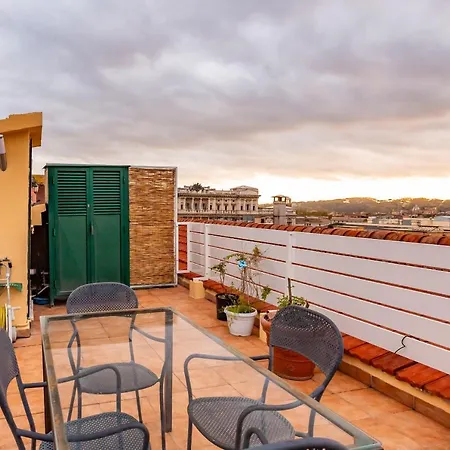 Skyline Penthouse With Private Rooftop