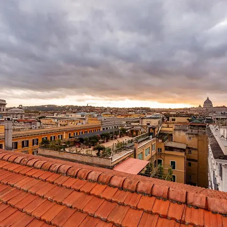 Skyline Penthouse With Private Rooftop *