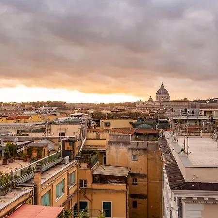 Skyline Penthouse With Private Rooftop Daire Roma