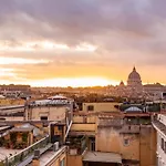 Skyline Penthouse With Private Rooftop Appartamento